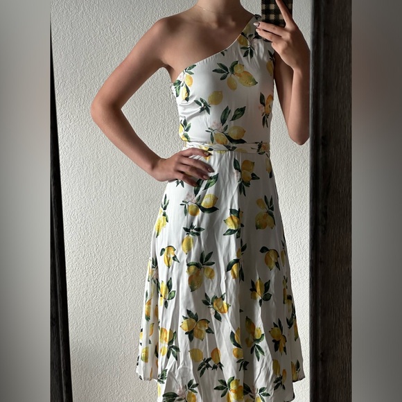 lemon dress! Grate for tea party, baby shower or anything formal and outdoors! - Picture 4 of 4